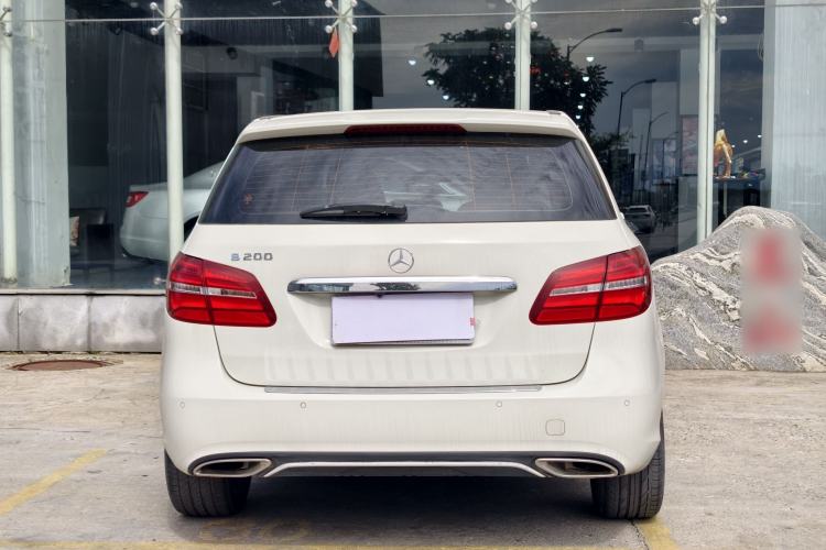 Used Mercedes-Benz B-Class 2017 B 200 Fashion Model Exterior 4