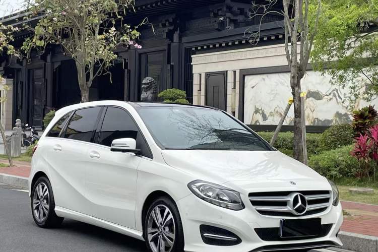 Used Mercedes-Benz B-Class 2017 B 200 Sport Edition Exterior 5