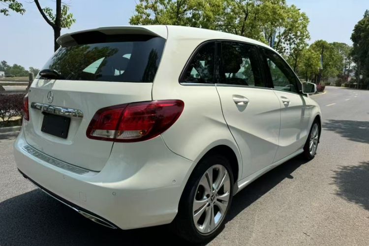 Used Mercedes-Benz B-Class 2017 B 200 Sport Edition Exterior 5