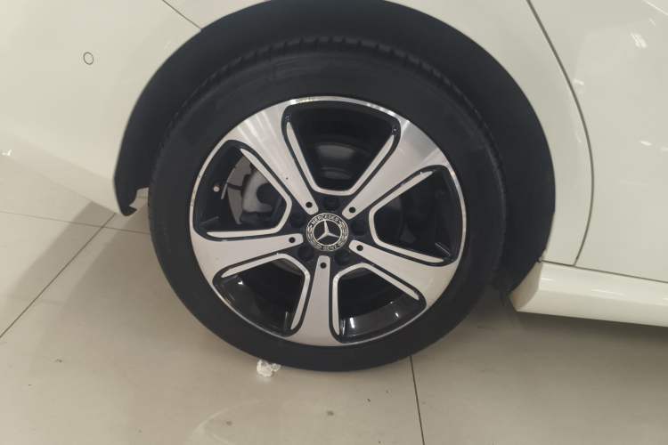 Used Mercedes-Benz B-Class 2017 B 200 Fashion Model Exterior 5