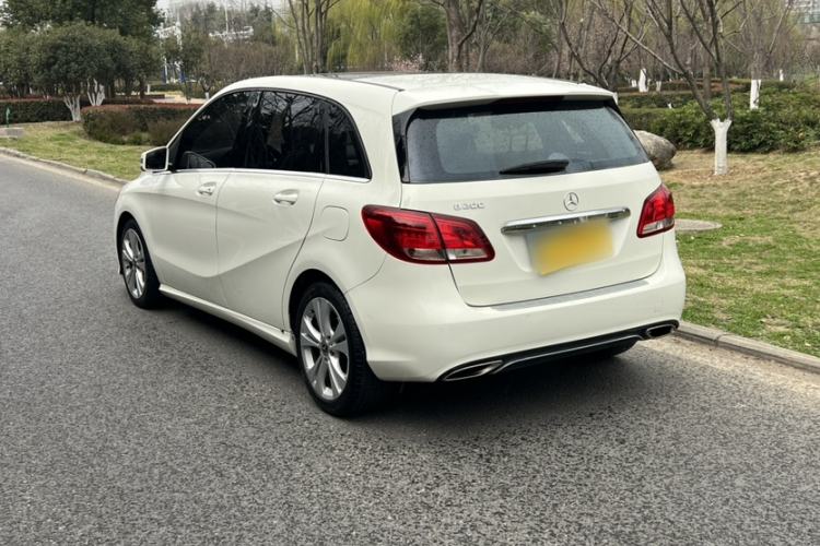 Used Mercedes-Benz B-Class 2017 B 200 Sport Edition Exterior 5