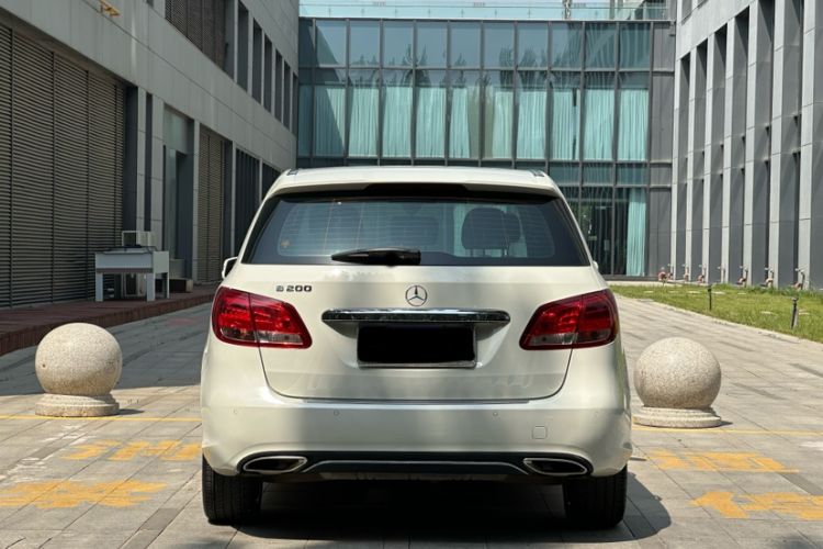 Used Mercedes-Benz B-Class 2017 B 200 Sport Edition Exterior 5