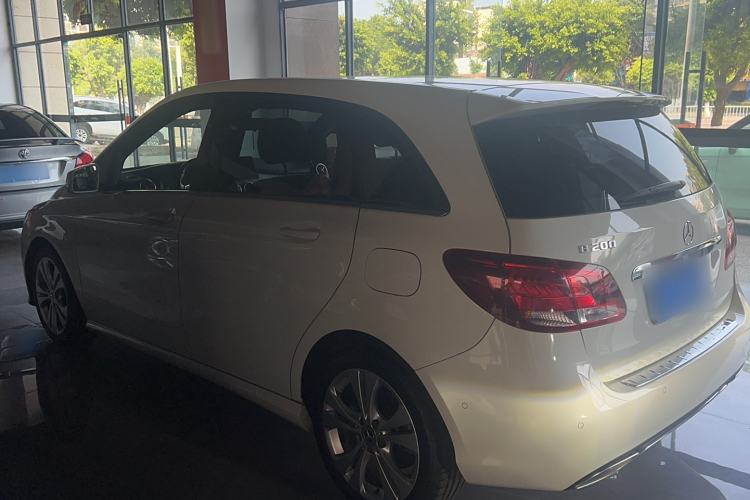 Used Mercedes-Benz B-Class 2017 B 200 Sport Edition Exterior 5