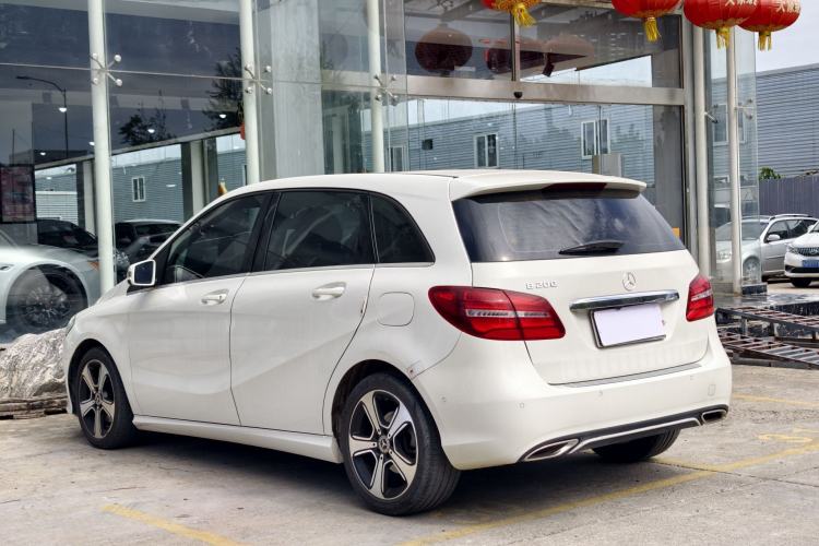 Used Mercedes-Benz B-Class 2017 B 200 Fashion Model Exterior 5