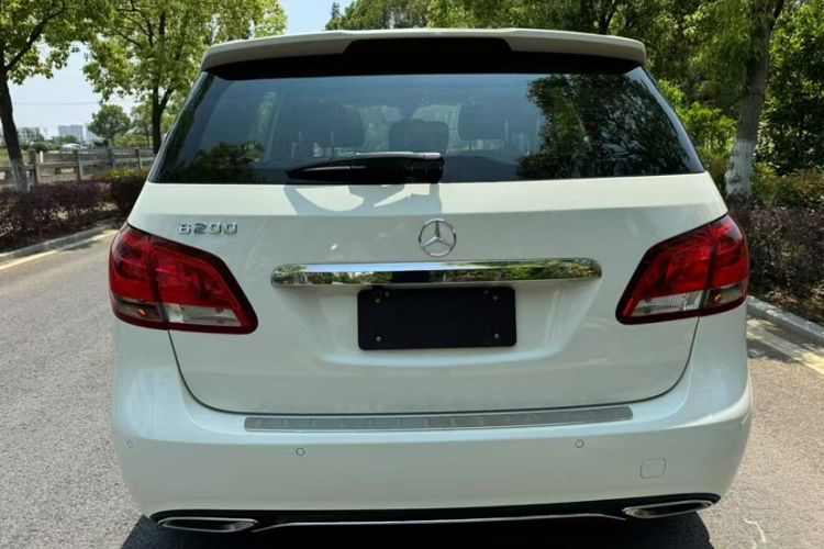 Used Mercedes-Benz B-Class 2017 B 200 Sport Edition Exterior 6