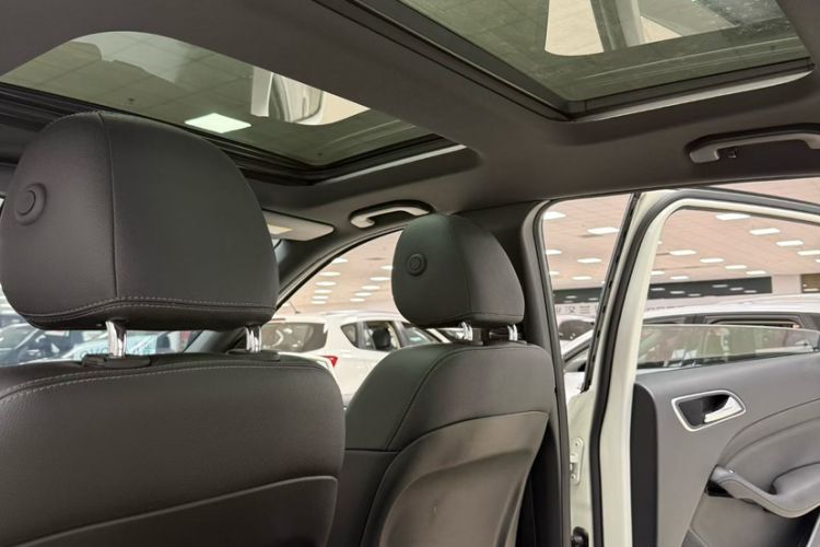 Used Mercedes-Benz B-Class 2017 B 200 Sport Edition Exterior 6