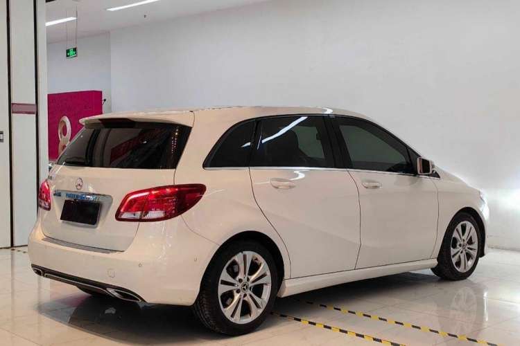 Used Mercedes-Benz B-Class 2017 B 200 Sport Edition Exterior 6