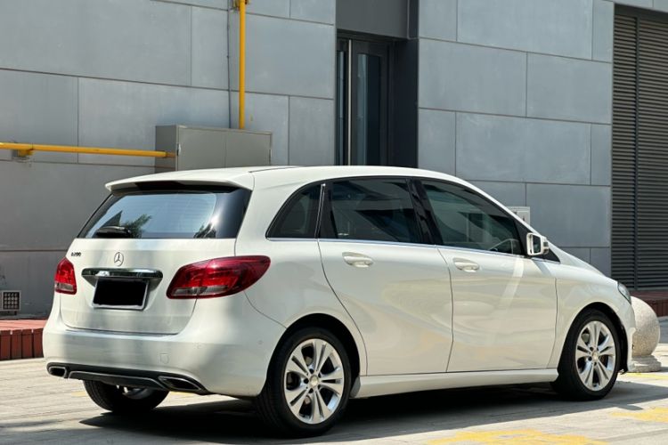 Used Mercedes-Benz B-Class 2017 B 200 Sport Edition Exterior 6