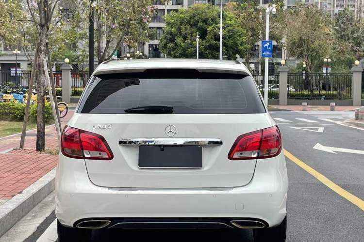 Used Mercedes-Benz B-Class 2017 B 200 Sport Edition Exterior 7
