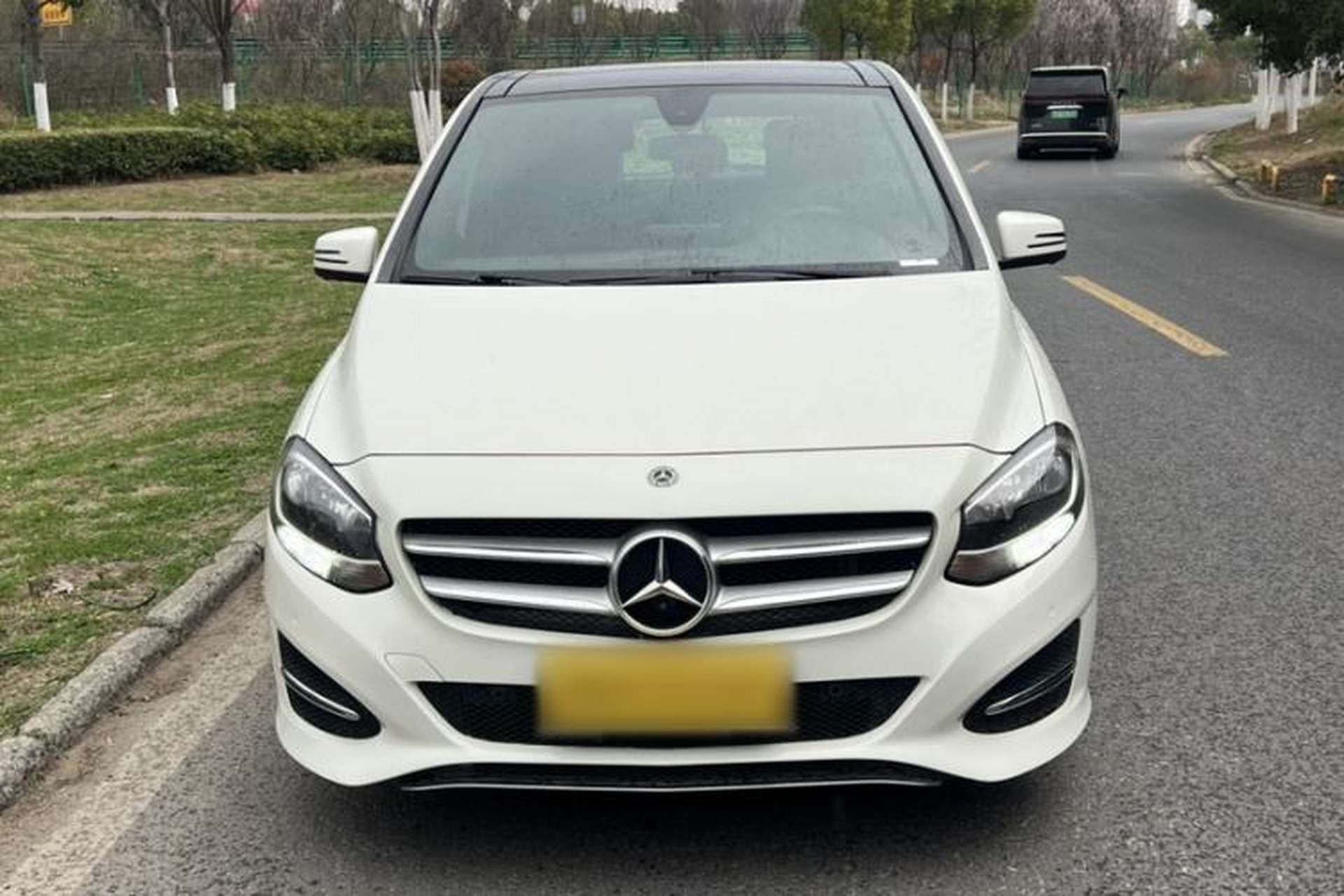 Used Mercedes-Benz B-Class 2017 B 200 Sport Edition Exterior 9