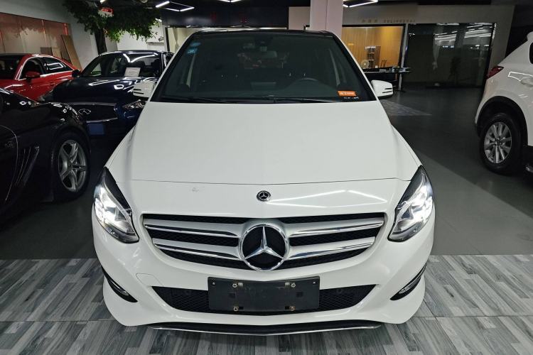 Used Mercedes-Benz B-Class 2017 B 200 Fashion Model Front