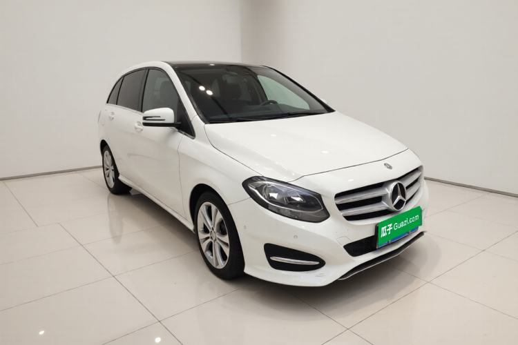 Used Mercedes-Benz B-Class 2017 B 200 Sport Edition Front Right 45 Deg