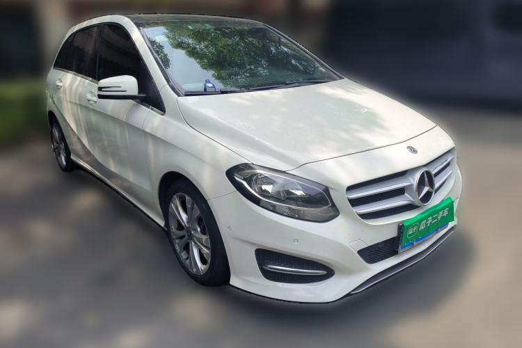 Used Mercedes-Benz B-Class 2017 B 200 Sport Edition Front Right 45 Deg