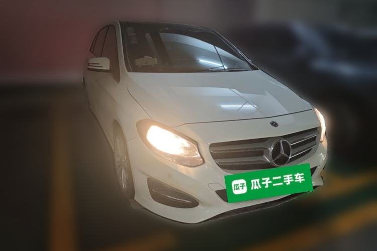Used Mercedes-Benz B-Class 2017 B 200 Sport Edition Front Right 45 Deg