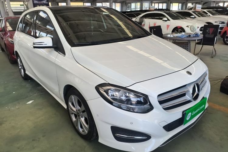 Used Mercedes-Benz B-Class 2017 B 200 Sport Edition Front Right 45 Deg