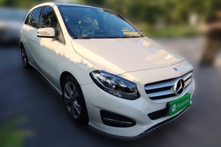 Used Mercedes-Benz B-Class 2017 B 200 Sport Edition Front Right 45 Deg