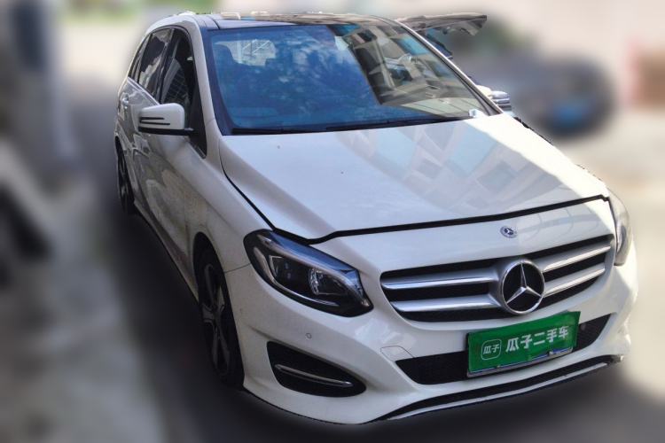 Used Mercedes-Benz B-Class 2017 B 200 Fashion Model Front Right 45 Deg