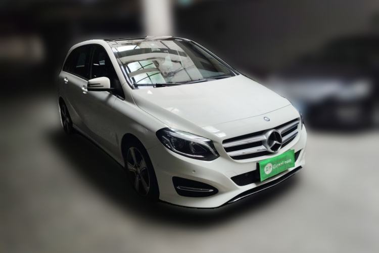 Used Mercedes-Benz B-Class 2017 B 200 Fashion Model Front Right 45 Deg