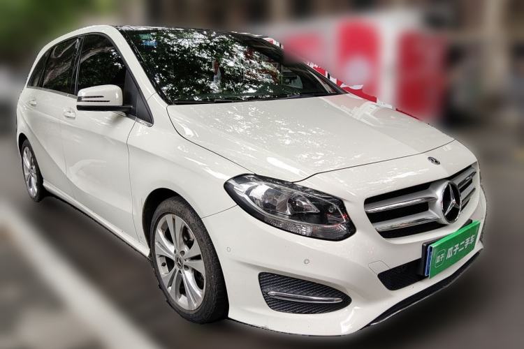 Used Mercedes-Benz B-Class 2017 B 200 Sport Edition Front Right 45 Deg