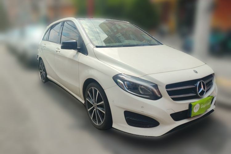 Used Mercedes-Benz B-Class 2017 B 200 Fashion Model Front Right 45 Deg