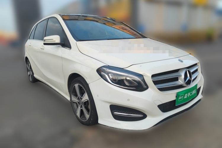 Used Mercedes-Benz B-Class 2017 B 200 Fashion Model Front Right 45 Deg
