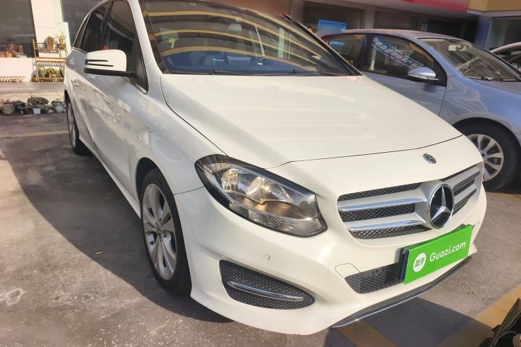 Used Mercedes-Benz B-Class 2017 B 200 Sport Edition Front Right 45 Deg