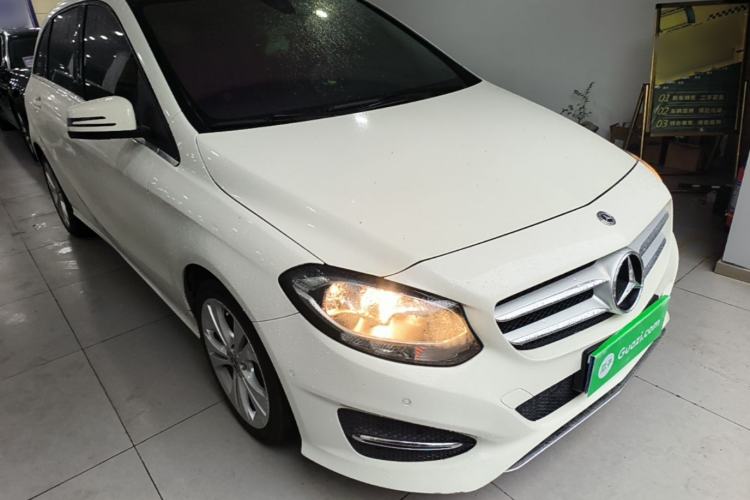 Used Mercedes-Benz B-Class 2017 B 200 Sport Edition Front Right 45 Deg