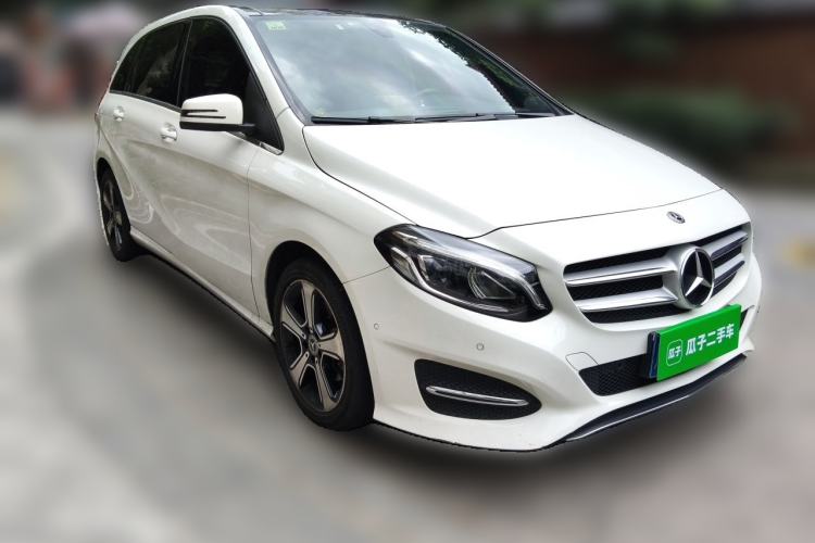 Used Mercedes-Benz B-Class 2017 B 200 Fashion Model Front Right 45 Deg