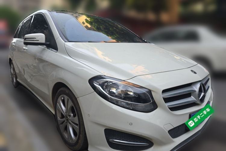 Used Mercedes-Benz B-Class 2017 B 200 Sport Edition Front Right 45 Deg