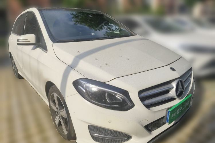 Used Mercedes-Benz B-Class 2017 B 200 Fashion Model Front Right 45 Deg