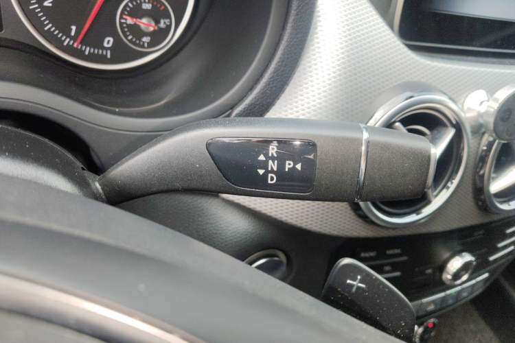Used Mercedes-Benz B-Class 2017 B 200 Fashion Model Gear Lever