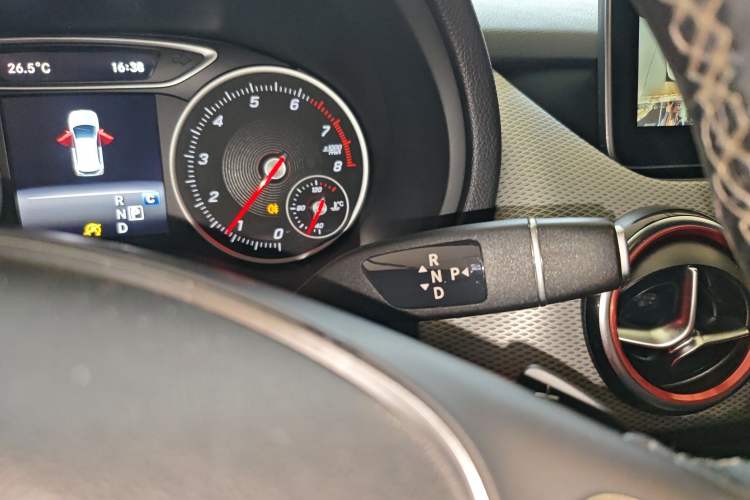 Used Mercedes-Benz B-Class 2017 B 200 Sport Edition Gear Lever