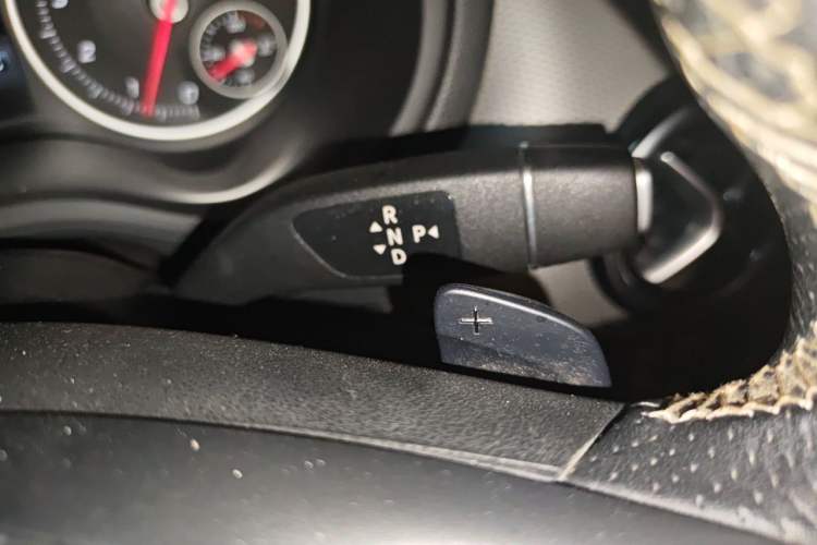Used Mercedes-Benz B-Class 2017 B 200 Sport Edition Gear Lever