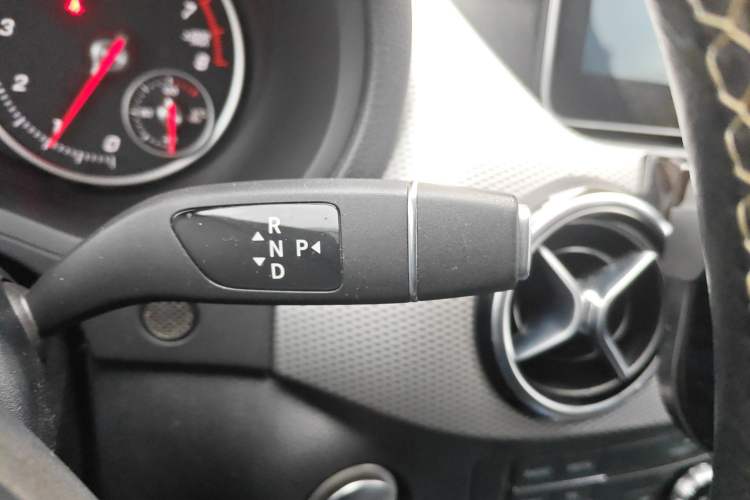 Used Mercedes-Benz B-Class 2017 B 200 Fashion Model Gear Lever