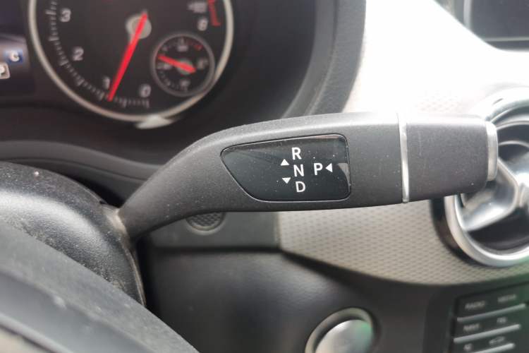 Used Mercedes-Benz B-Class 2017 B 200 Sport Edition Gear Lever
