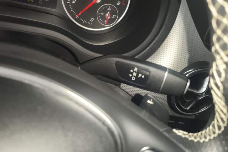 Used Mercedes-Benz B-Class 2017 B 200 Fashion Model Gear Lever