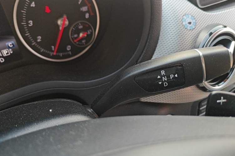 Used Mercedes-Benz B-Class 2017 B 200 Fashion Model Gear Lever