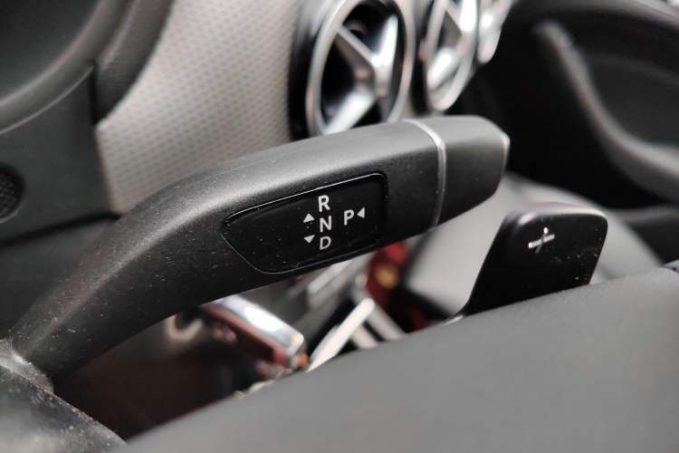 Used Mercedes-Benz B-Class 2017 B 200 Sport Edition Gear Lever