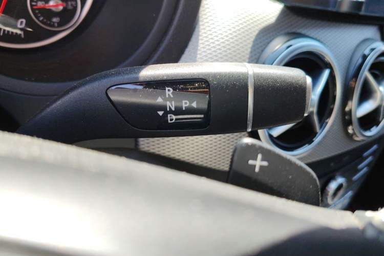 Used Mercedes-Benz B-Class 2017 B 200 Sport Edition Gear Lever