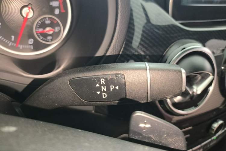 Used Mercedes-Benz B-Class 2017 B 200 Sport Edition Gear Lever