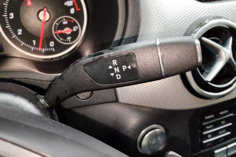 Used Mercedes-Benz B-Class 2017 B 200 Sport Edition Gear Lever