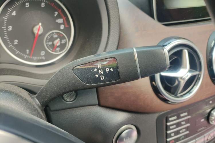 Used Mercedes-Benz B-Class 2017 B 200 Fashion Model Gear Lever
