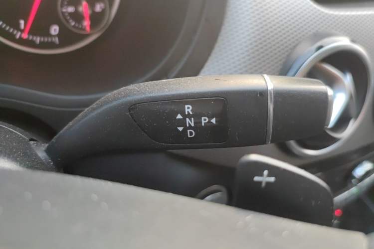 Used Mercedes-Benz B-Class 2017 B 200 Fashion Model Gear Lever