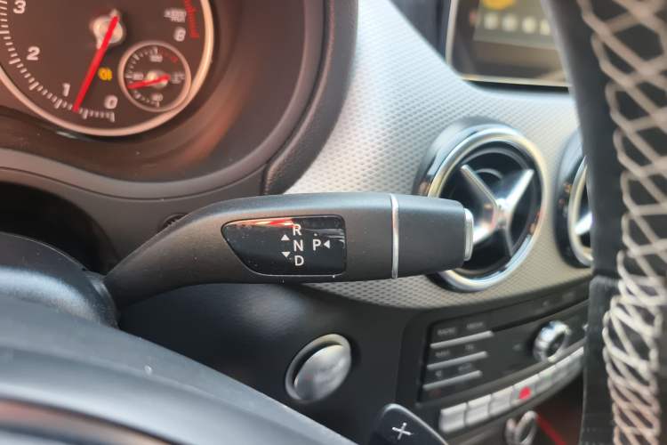 Used Mercedes-Benz B-Class 2017 B 200 Sport Edition Gear Lever