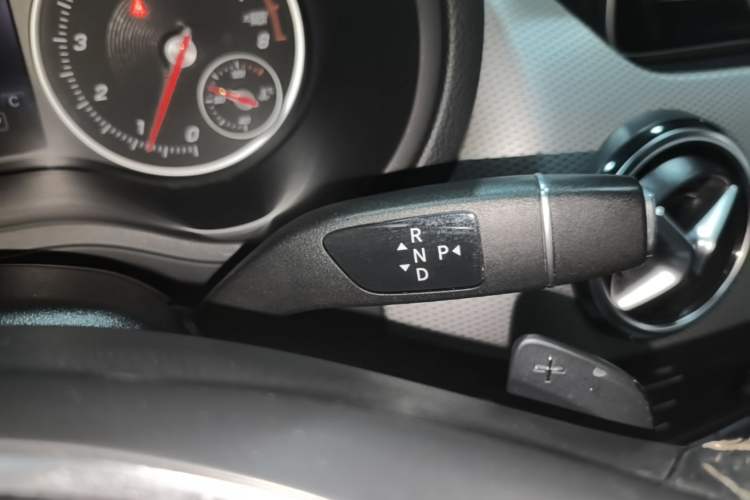 Used Mercedes-Benz B-Class 2017 B 200 Fashion Model Gear Lever