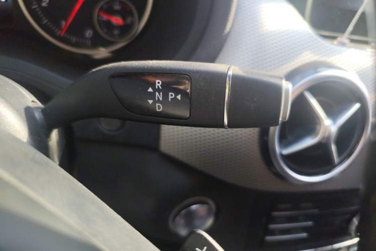 Used Mercedes-Benz B-Class 2017 B 200 Fashion Model Gear Lever