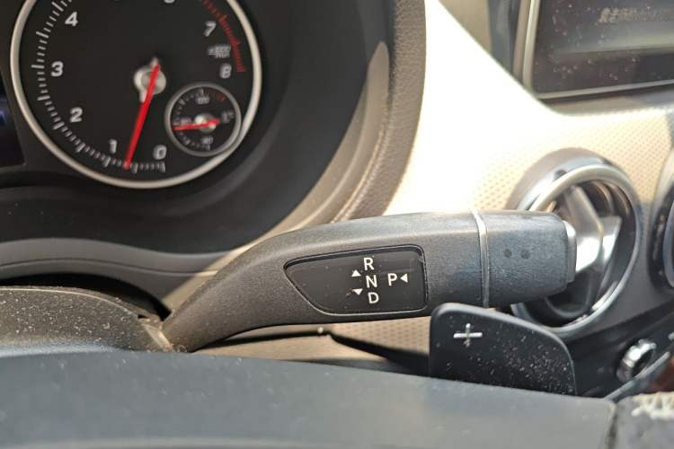 Used Mercedes-Benz B-Class 2017 B 200 Fashion Model Gear Lever