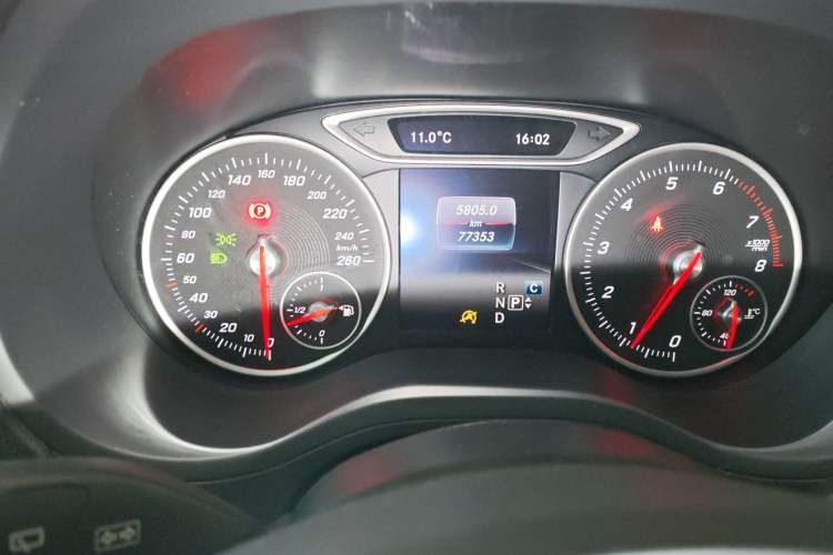 Used Mercedes-Benz B-Class 2017 B 200 Sport Edition Instrument Cluster