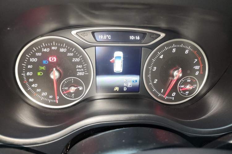 Used Mercedes-Benz B-Class 2017 B 180 Instrument Cluster