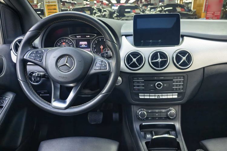 Used Mercedes-Benz B-Class 2017 B 200 Sport Edition Interior 1